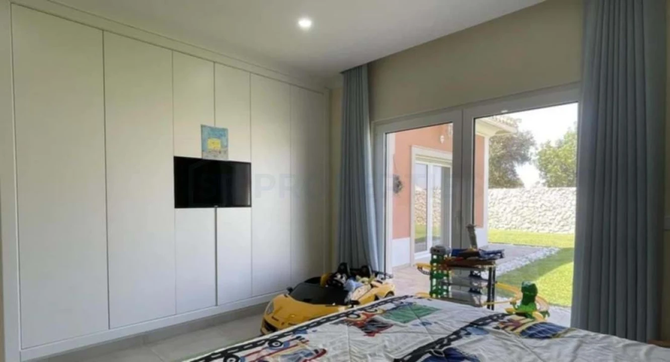 Moradia T5 para Venda em São Silvestre Foto 18