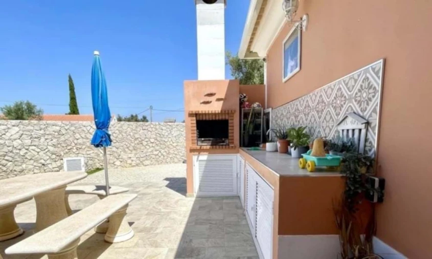 Moradia T5 para Venda em São Silvestre Foto 22