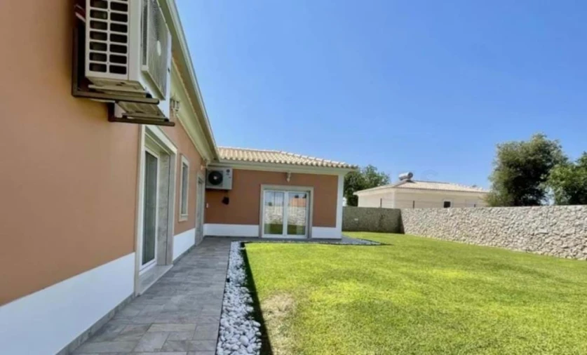 Moradia T5 para Venda em São Silvestre Foto 21