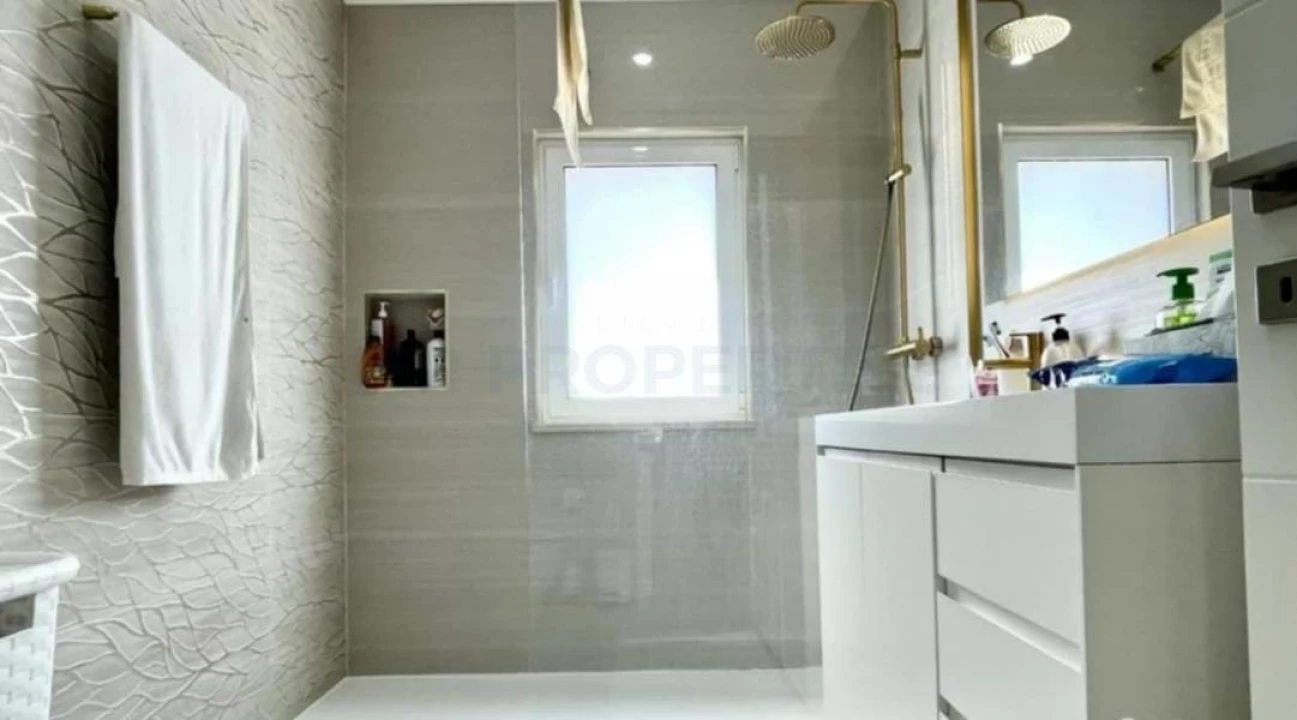 Moradia T5 para Venda em São Silvestre Foto 12