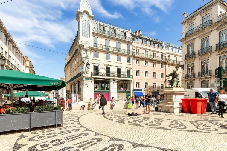 Prédio para Venda em Santa Maria Maior Foto 16