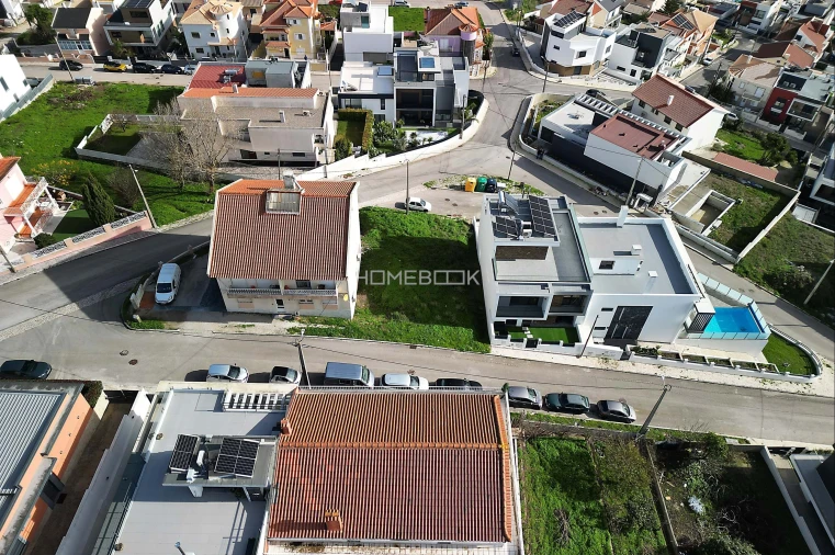 Terreno para Venda em Pontinha e Famões Foto 5