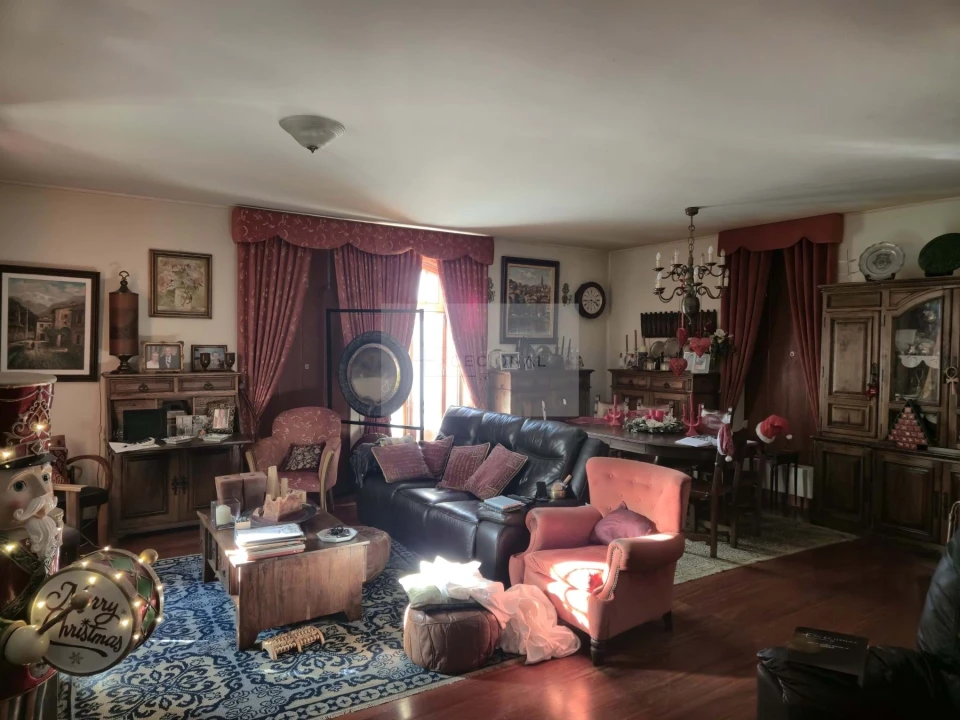 Moradia T4 para Venda em Espinho Foto 38