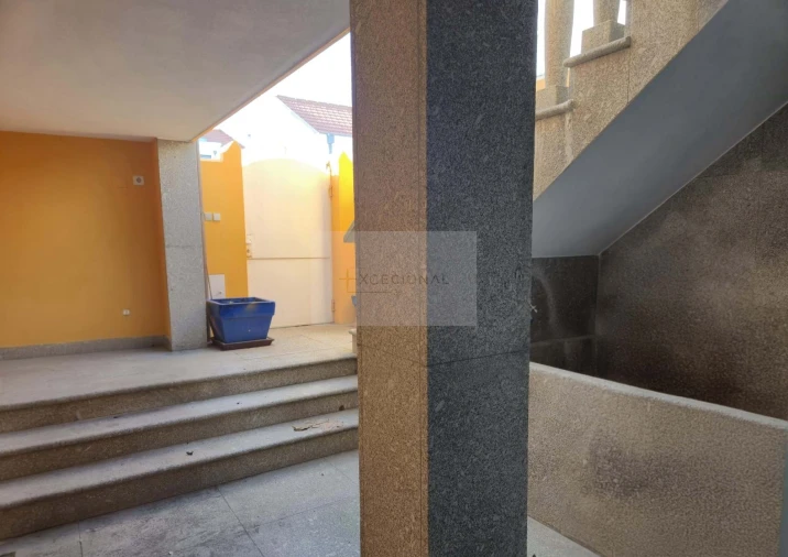 Moradia T4 para Venda em Espinho Foto 4