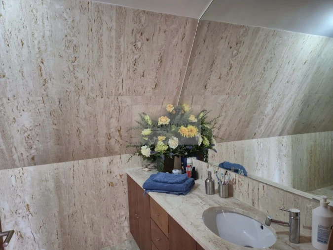 Moradia T4 para Venda em Espinho Foto 13