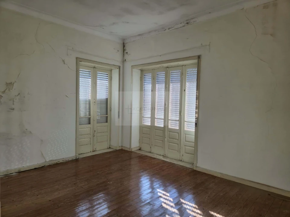 Apartamento T5 para Venda em Espinho Foto 14