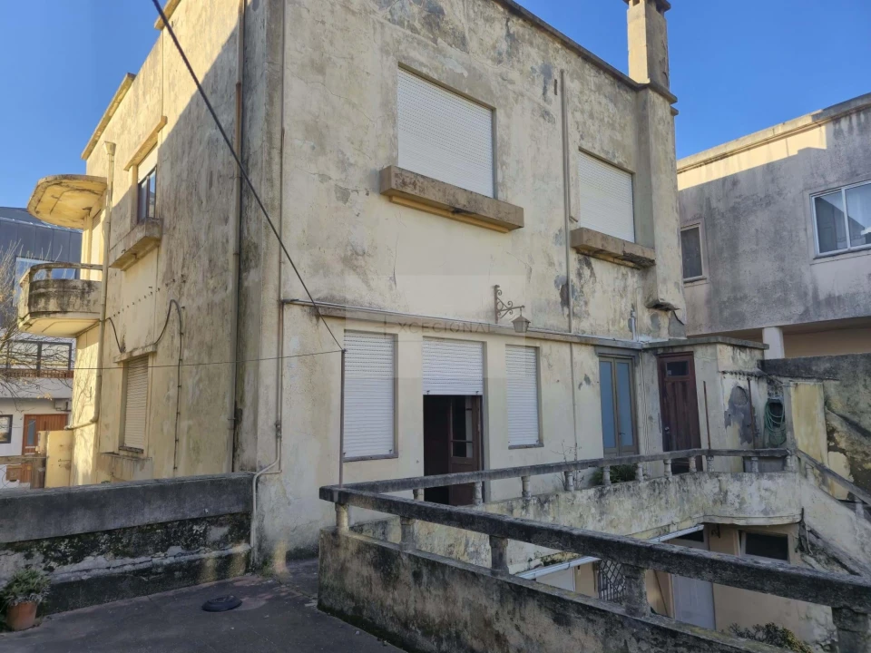 Apartamento T5 para Venda em Espinho Foto 1