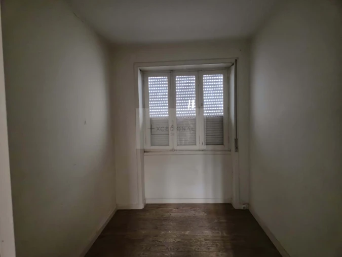 Apartamento T5 para Venda em Espinho Foto 9