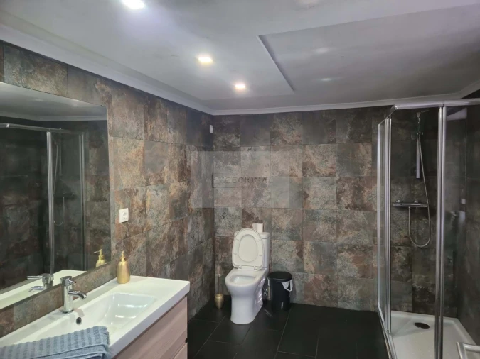 Apartamento T5 para Venda em Espinho Foto 28