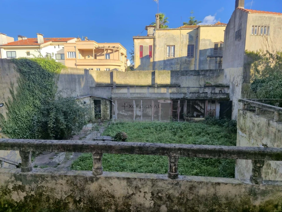 Apartamento T5 para Venda em Espinho Foto 4