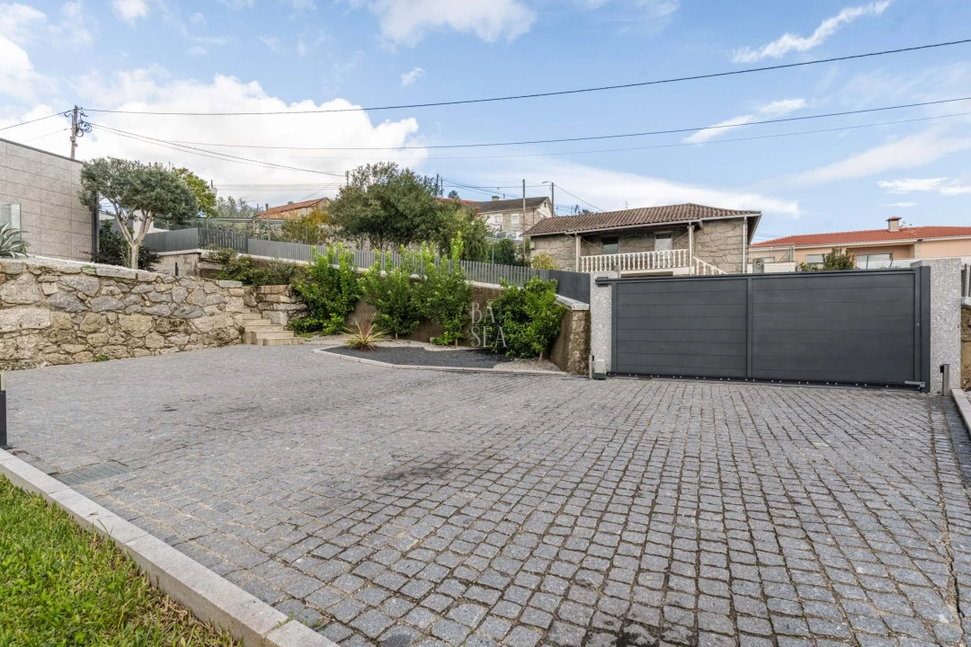 Moradia T4 para Venda em Geraz do Minho Foto 40