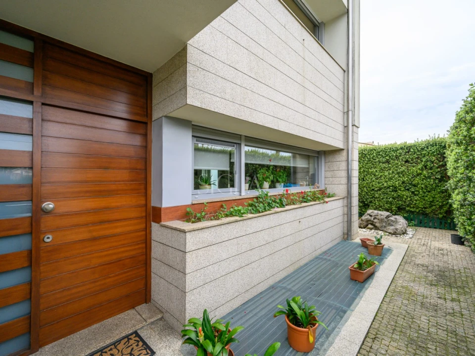 Moradia T4 para Venda em Arcozelo Foto 4