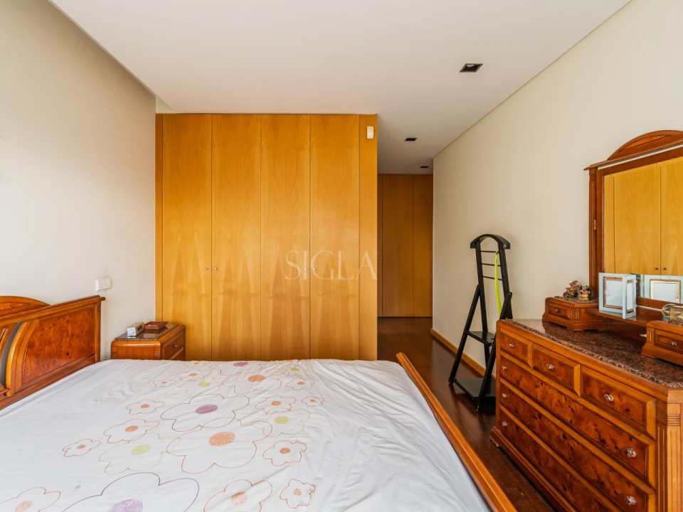 Moradia T4 para Venda em Arcozelo Foto 25