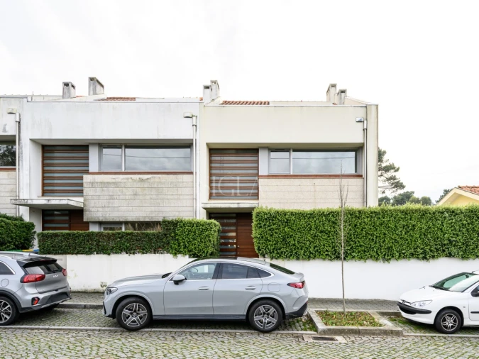 Moradia T4 para Venda em Arcozelo Foto 3