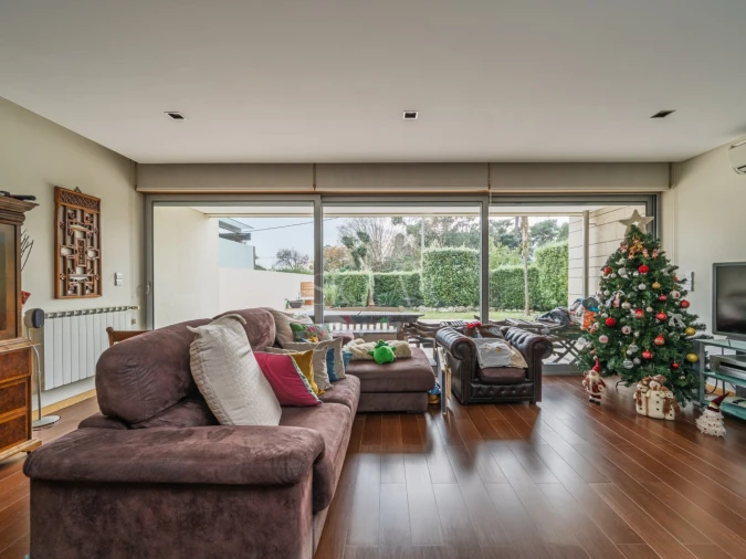 Moradia T4 para Venda em Arcozelo Foto 8