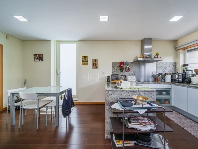 Moradia T4 para Venda em Arcozelo Foto 13