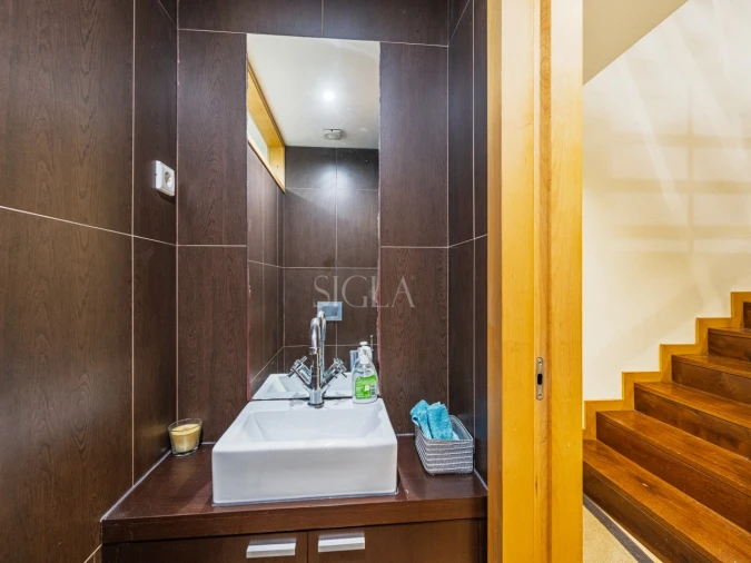 Moradia T4 para Venda em Arcozelo Foto 37