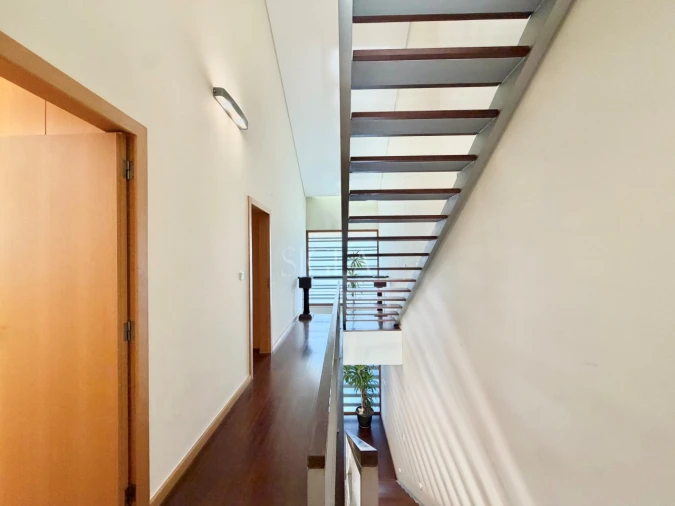 Moradia T4 para Venda em Arcozelo Foto 15
