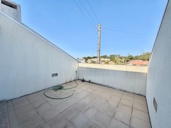 Moradia T4 para Venda em Arcozelo Foto 32