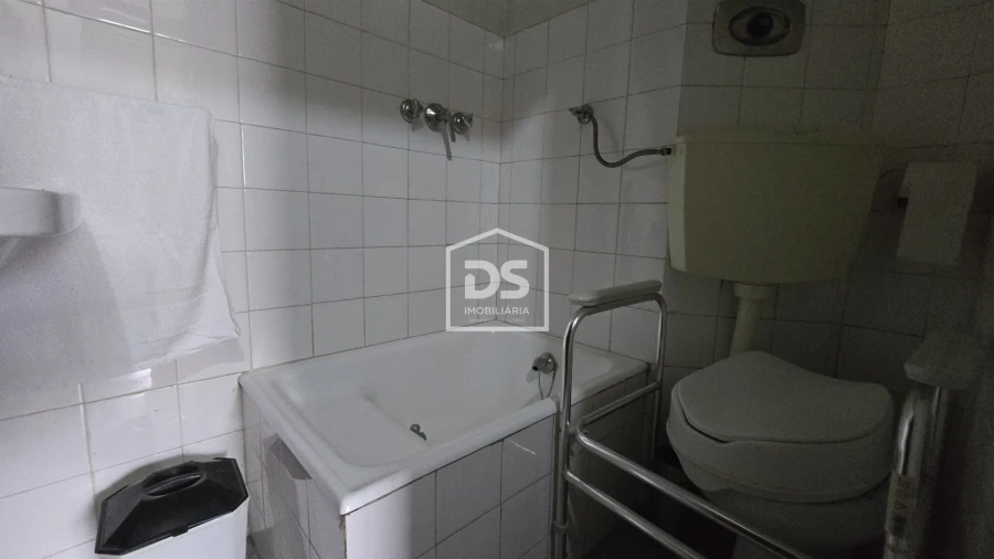 Apartamento T7 para Venda em Guarda Foto 25