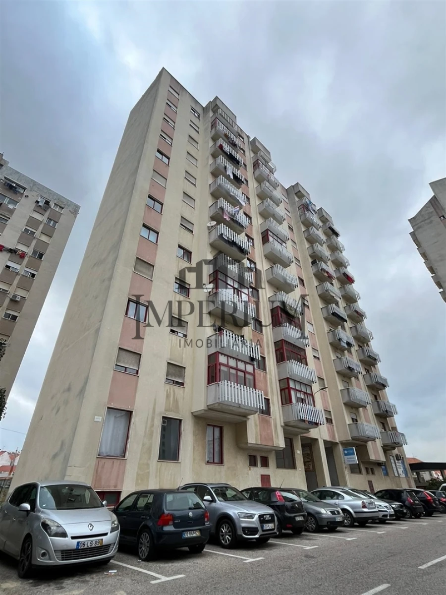 Apartamento T3 para Venda em Carregado e Cadafais Foto 1
