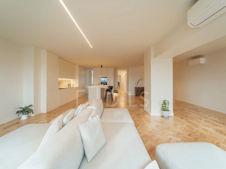 Apartamento T4 para Venda em Cedofeita, Santo Ildefonso, Sé, Miragaia, São Nicolau e Vitória Foto 6
