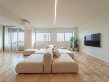 Apartamento T4 para Venda em Cedofeita, Santo Ildefonso, Sé, Miragaia, São Nicolau e Vitória