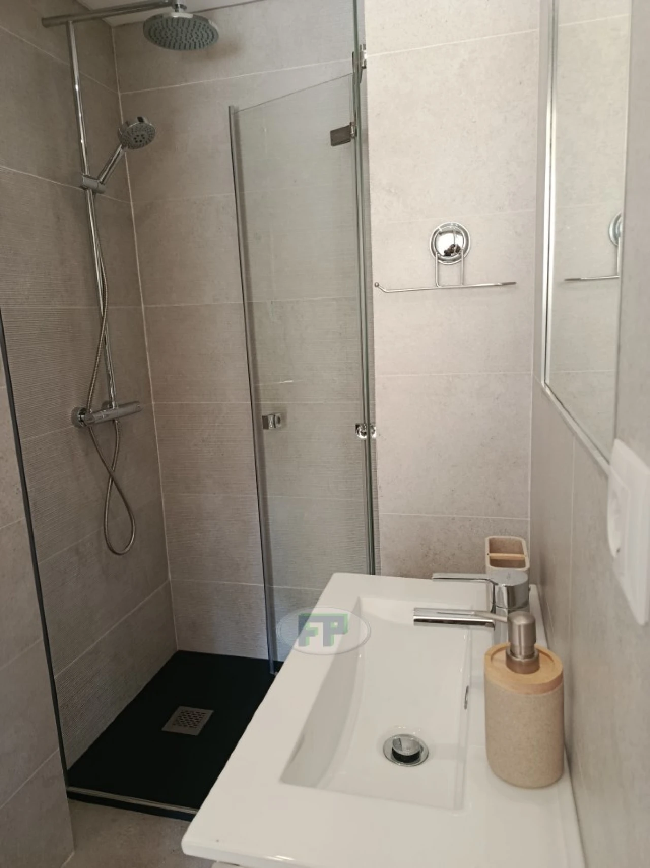 Apartamento T2 para Arrendamento em Beato Foto 9