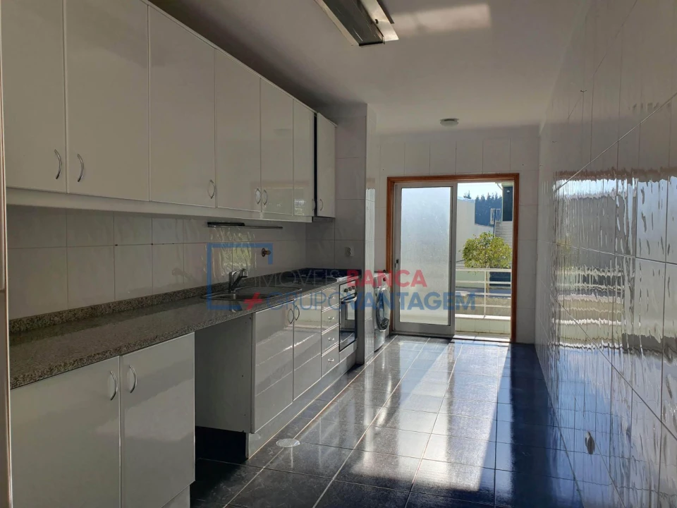 Apartamento T2 para Venda em Canelas Foto 7