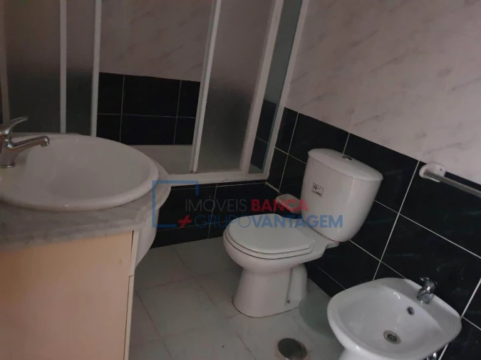 Apartamento T2 para Venda em Canelas Foto 13