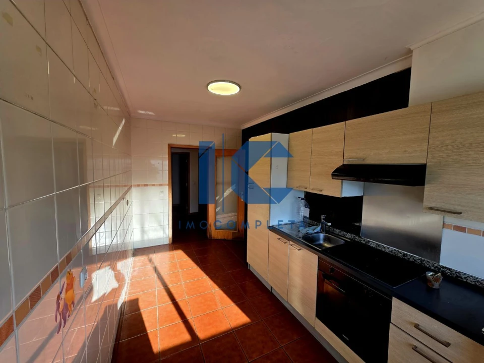 Apartamento T2 para Venda em Aguada de Cima Foto 3