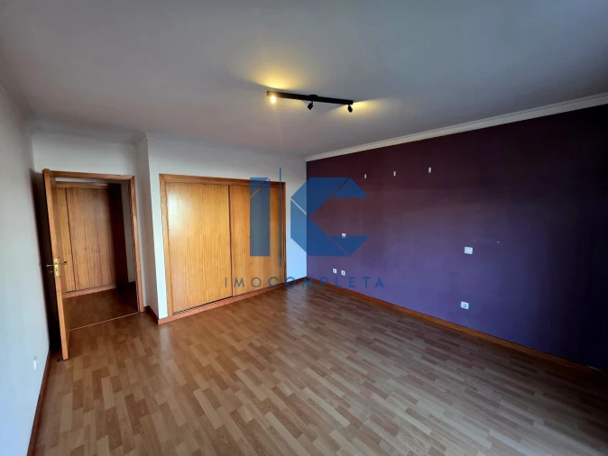 Apartamento T2 para Venda em Aguada de Cima Foto 11