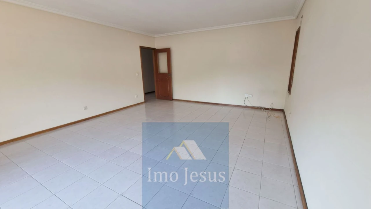 Apartamento T3 para Venda em Mafamude e Vilar do Paraíso Foto 2