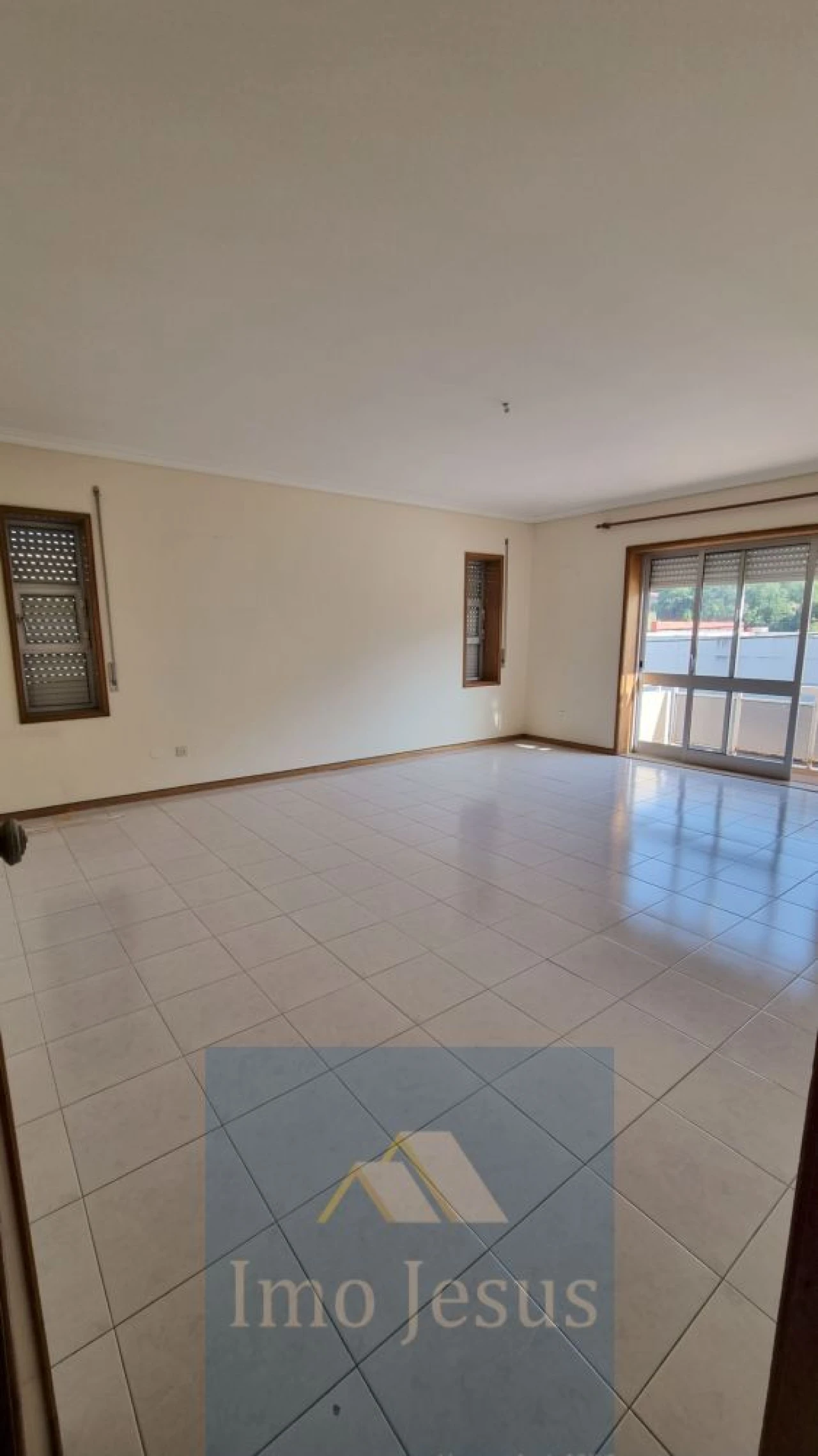 Apartamento T3 para Venda em Mafamude e Vilar do Paraíso Foto 1