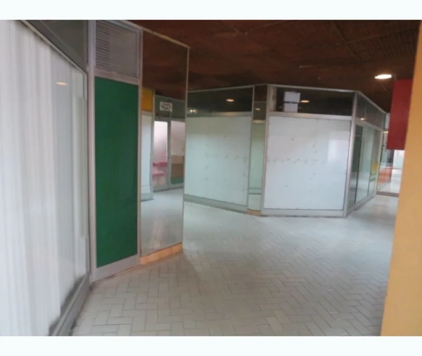 Loja para Venda em Alto do Seixalinho, Santo André e Verderena Foto 2