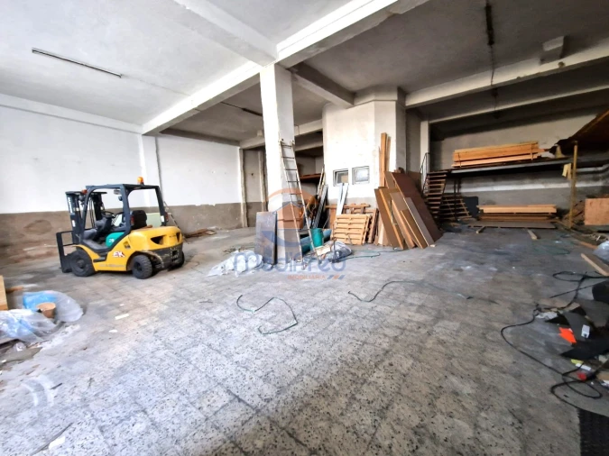 Armazém para Venda em Ramada e Caneças Foto 2