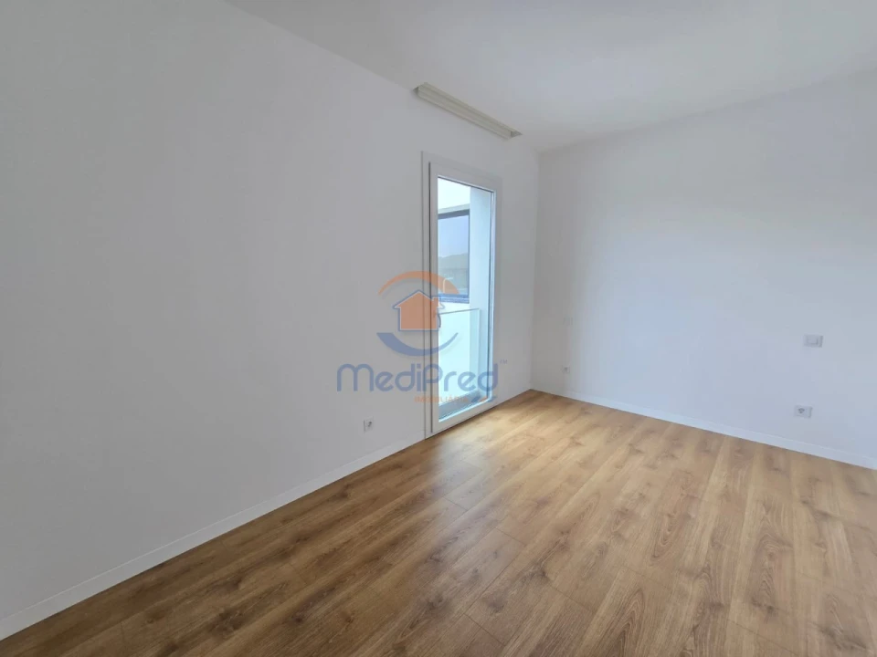 Apartamento T3 para Venda em Pontinha e Famões Foto 10