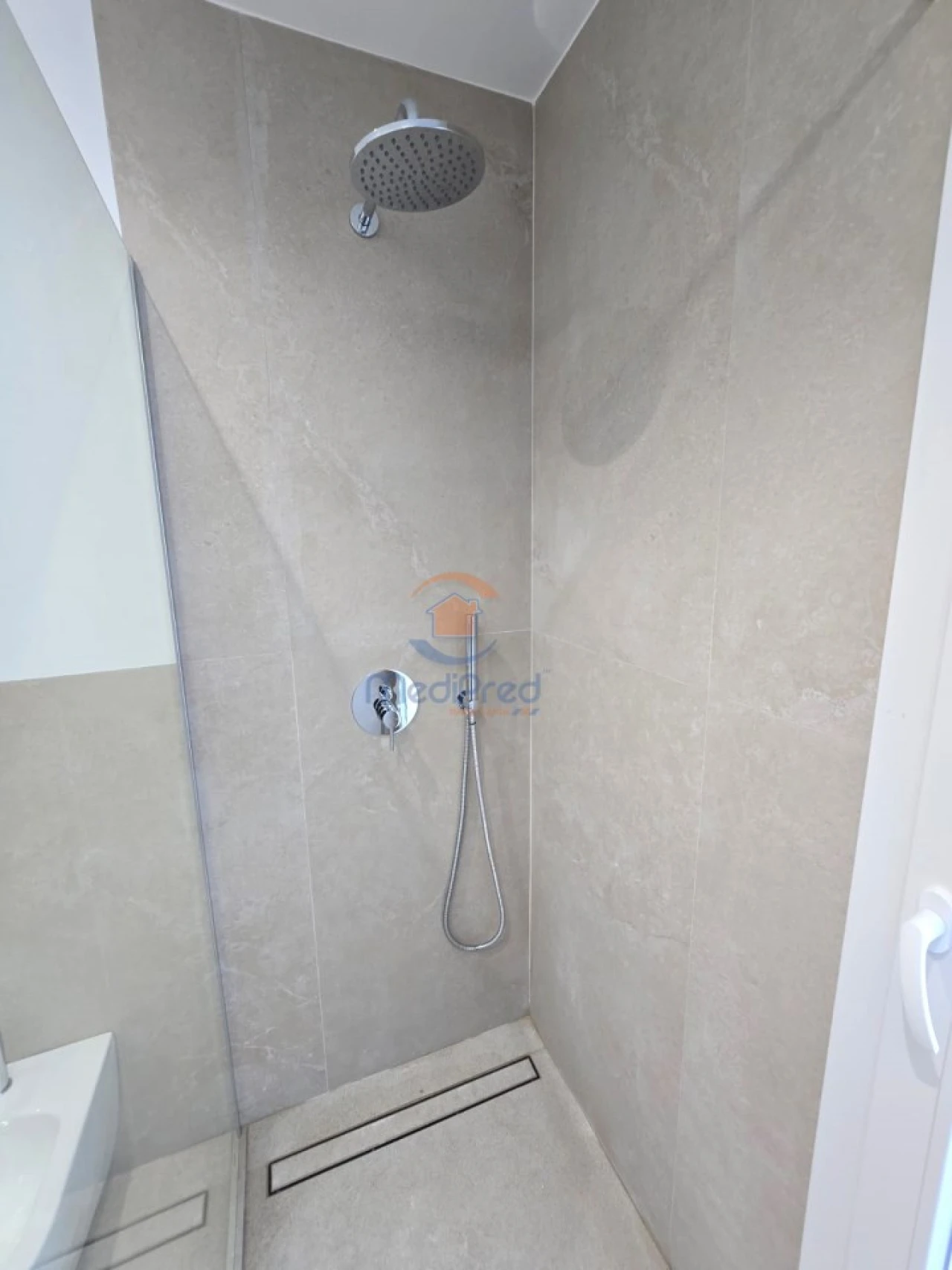 Apartamento T3 para Venda em Pontinha e Famões Foto 13