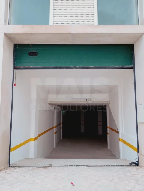 Prédio para Venda em Albufeira e Olhos de Água