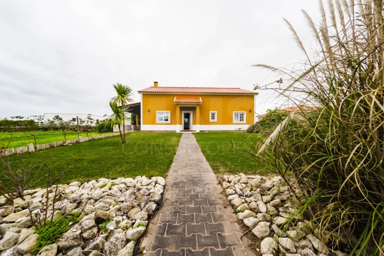 Moradia T2 para Venda em Carvalhal Foto 1