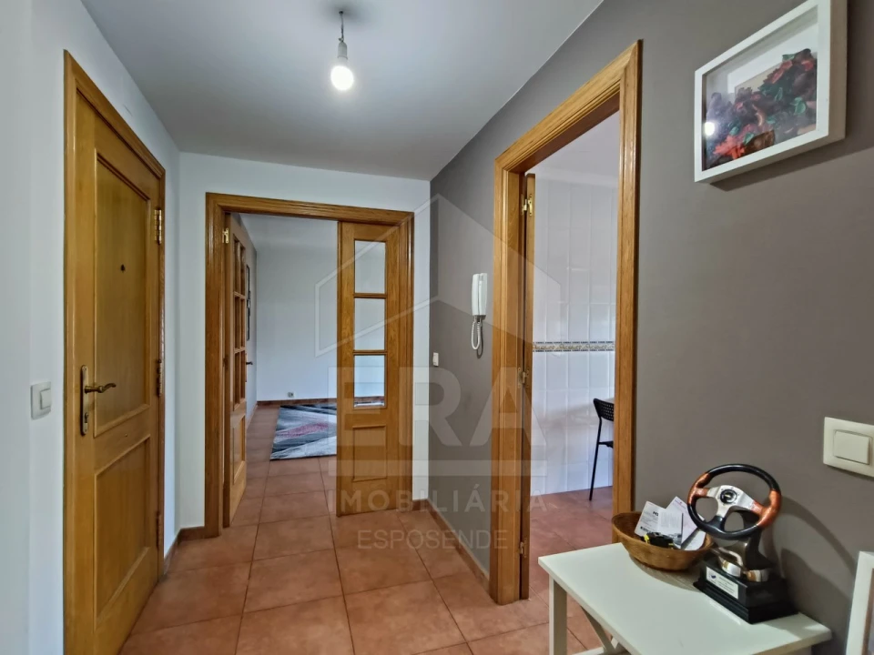 Apartamento T2 para Venda em Darque Foto 2