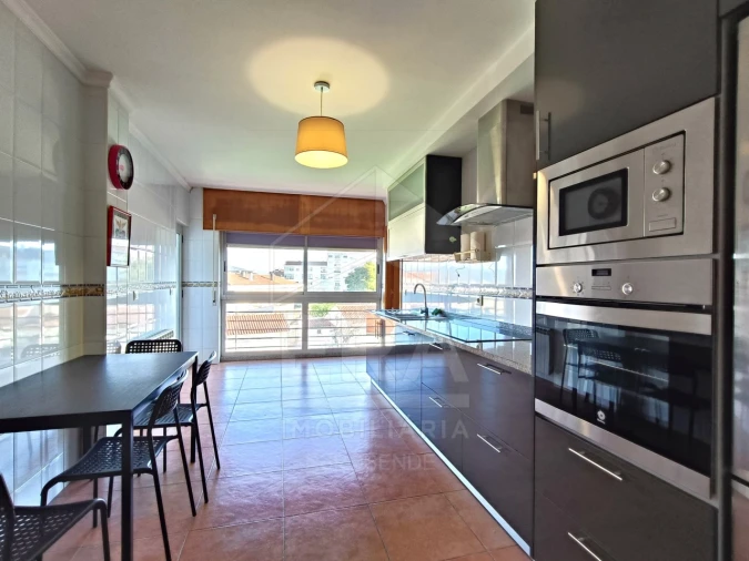 Apartamento T2 para Venda em Darque Foto 4