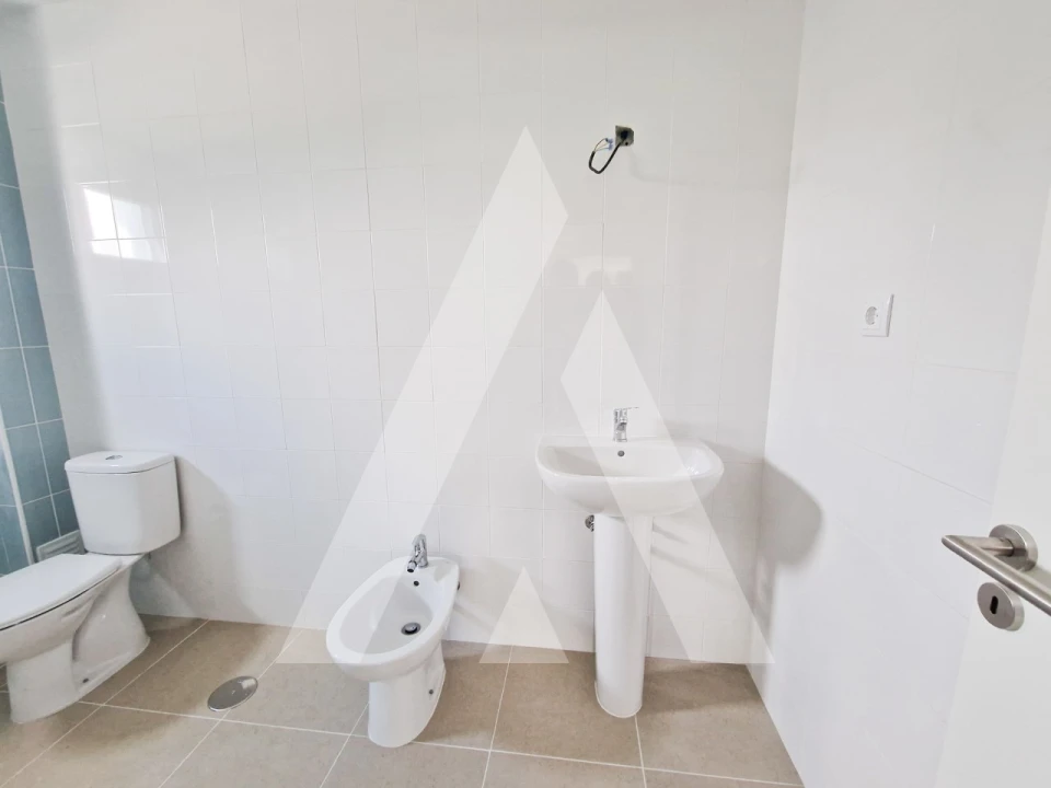 Apartamento T3 para Arrendamento em Aradas Foto 8