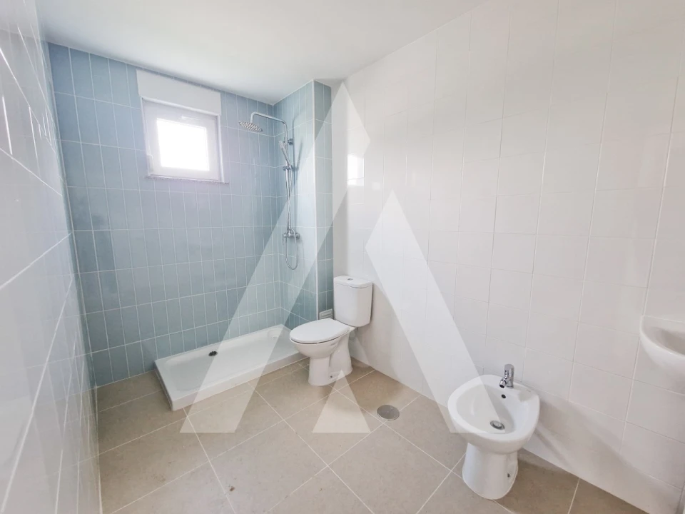 Apartamento T3 para Arrendamento em Aradas Foto 9