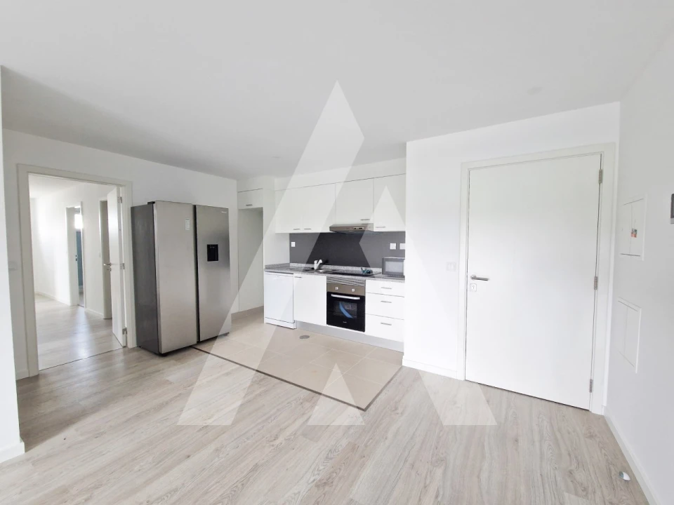 Apartamento T3 para Arrendamento em Aradas Foto 3