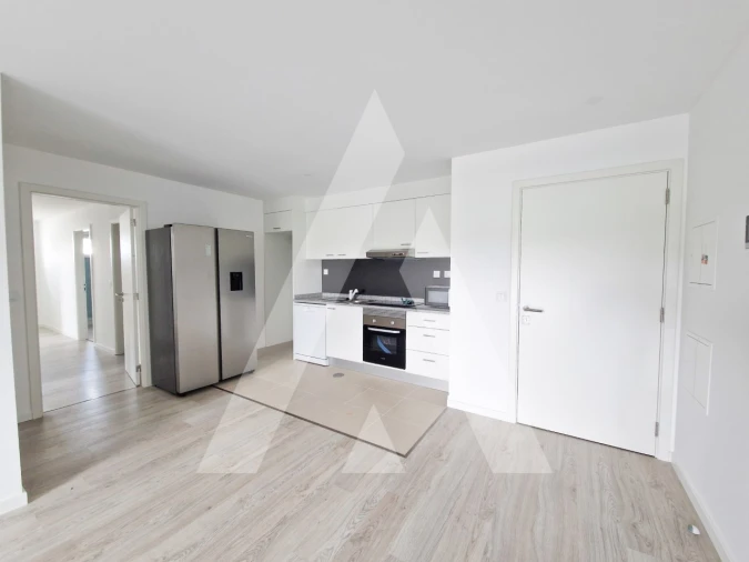 Apartamento T3 para Arrendamento em Aradas Foto 3