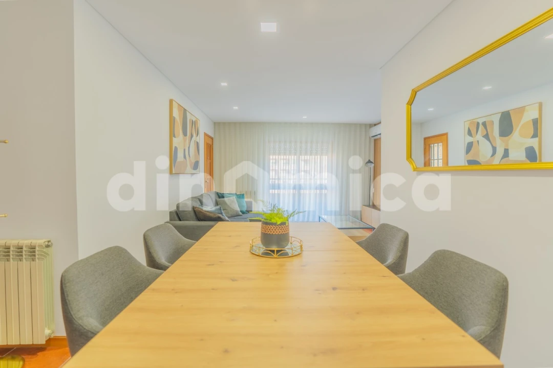 Apartamento T3 para Venda em Delães Foto 3