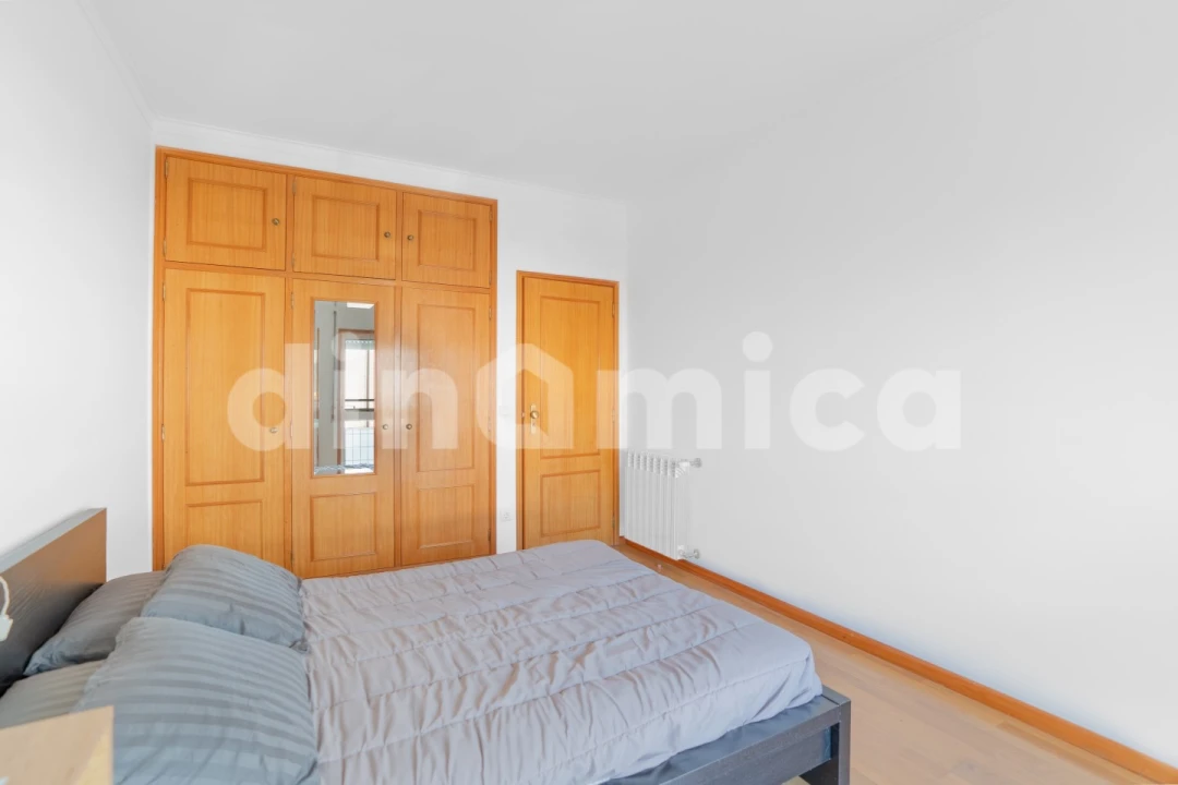 Apartamento T3 para Venda em Delães Foto 8