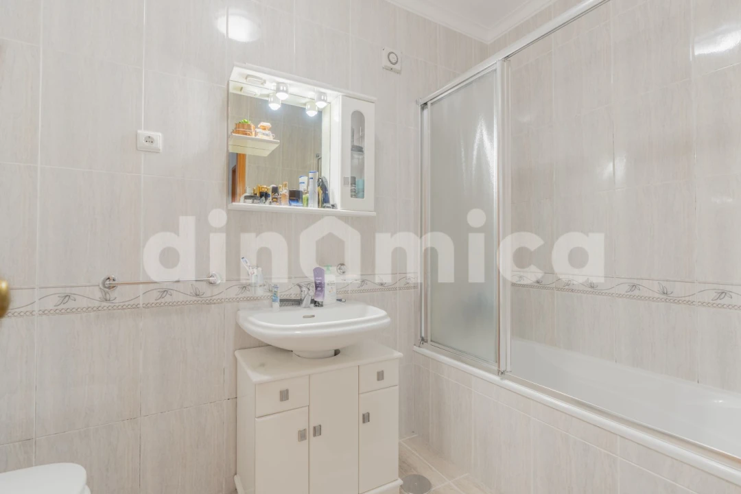 Apartamento T3 para Venda em Delães Foto 12