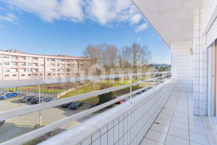 Apartamento T3 para Venda em Delães Foto 16